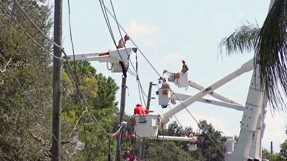 Power company line workers (File photo)