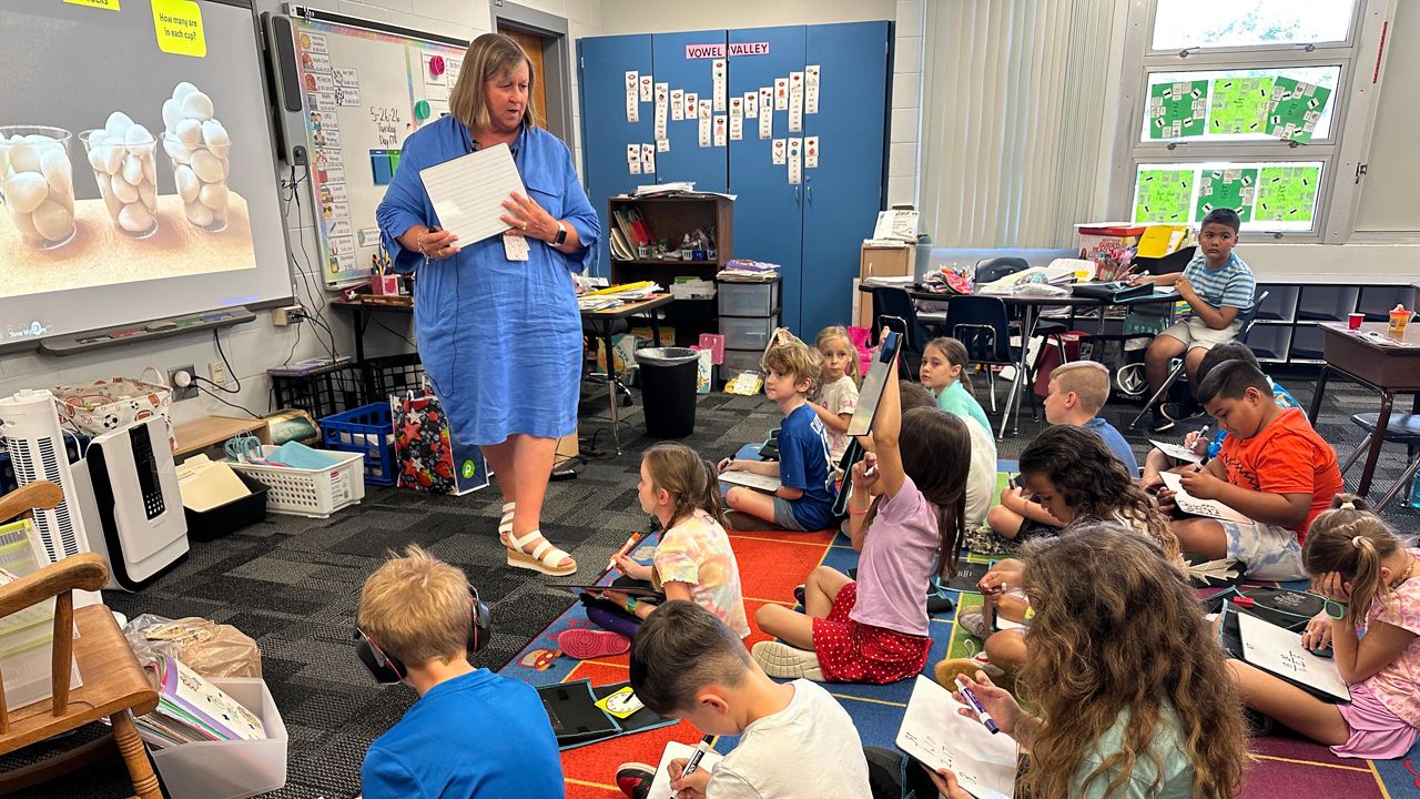 Pinellas County teacher retires after 46 years as the last original staff member at Lake St. George Elementary School