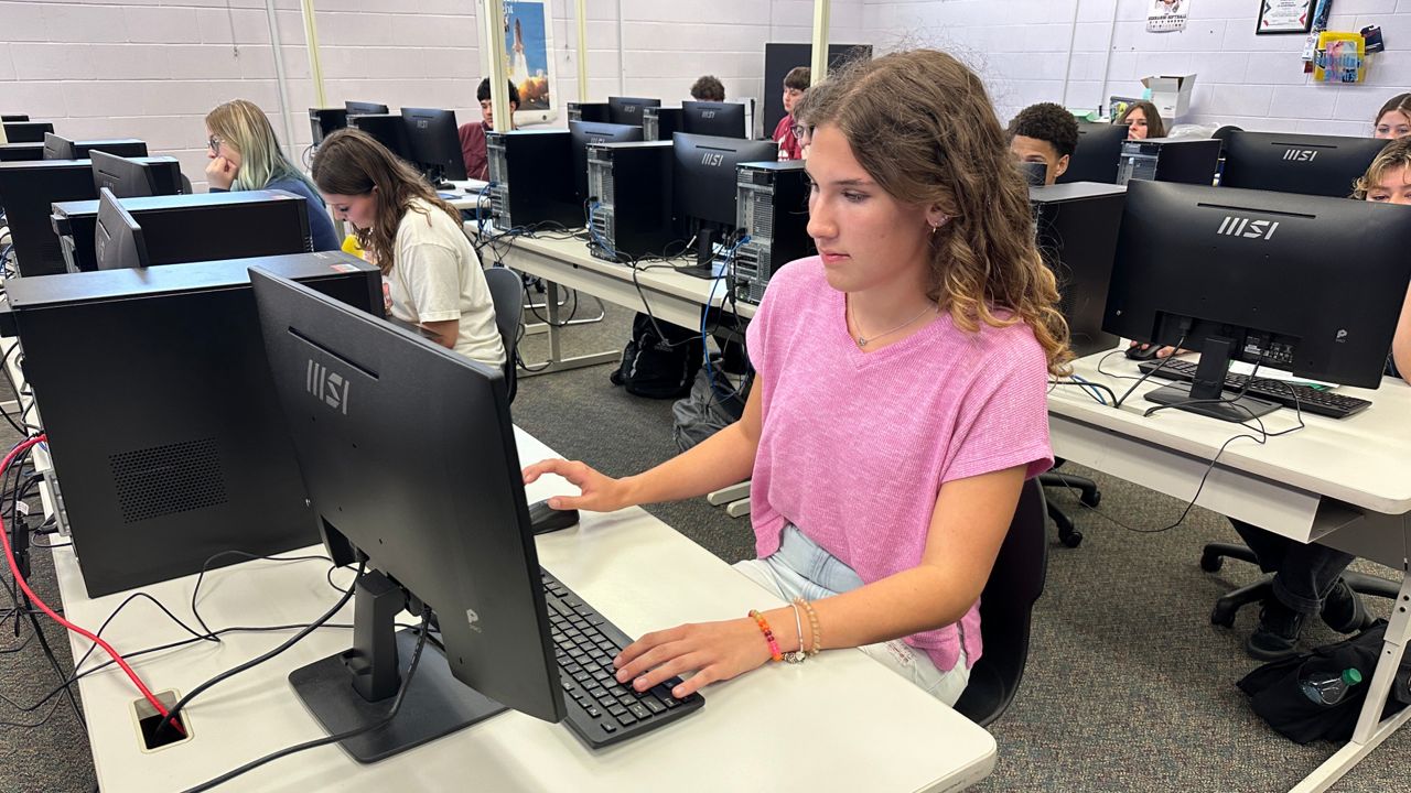 Katelyn Carlsen is one of our Spectrum Scholars who will be receiving a $1,000 scholarship. (Spectrum Bay News 9/Fallon Silcox)