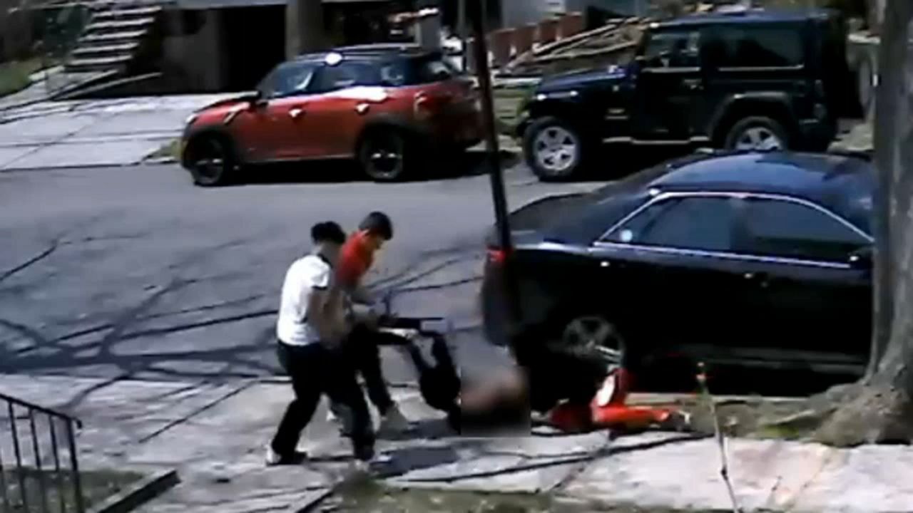 Бандиты напали на школу. Приставил пистолет к голове заложника. Сон бандиты нападают. Сон бандиты нападают. Сон бандиты нападают.