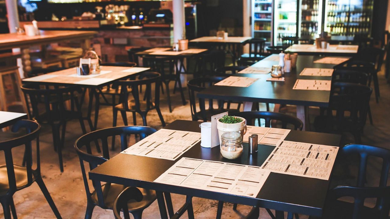 Photo of tables at a restaurant (Pixabay)