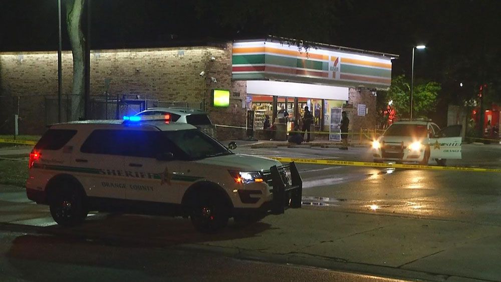 Orange County Sheriff's Office investigates a shooting at a 7-Eleven Saturday night. (Spectrum News)