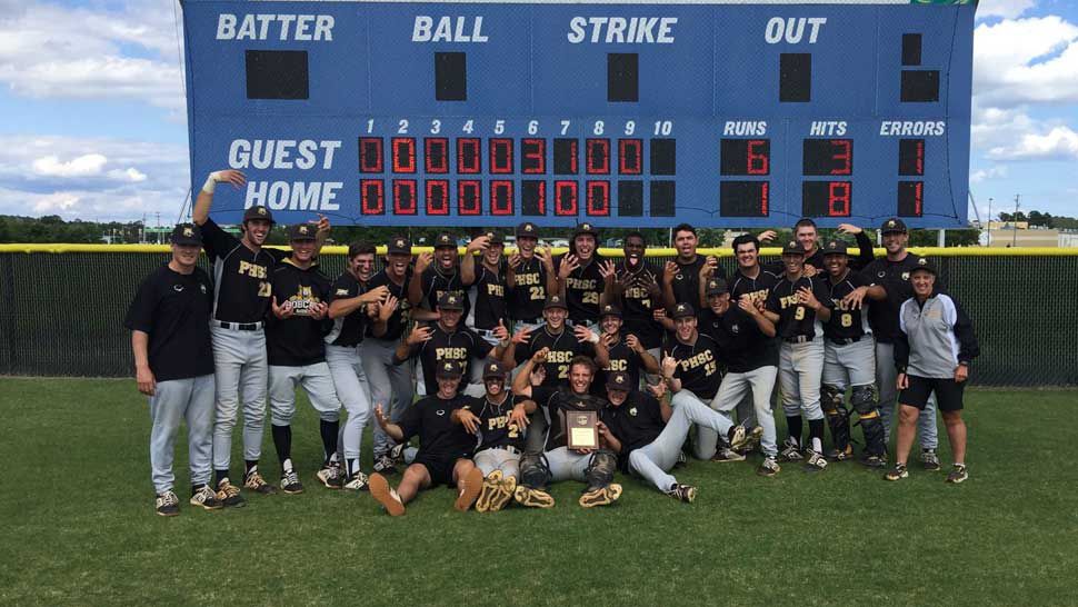 Team photo showing this season's Pasco-Hernando State College Bobcats. (Courtesy of Steve Winterling)