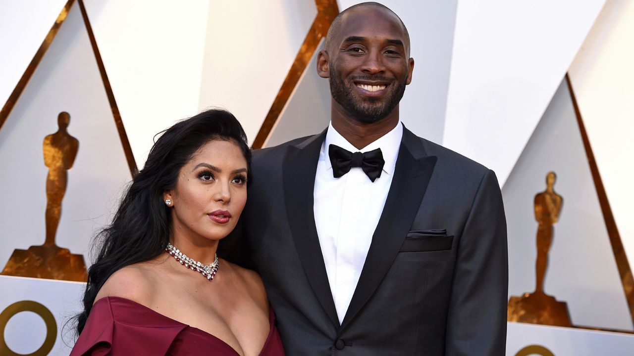 Kobe Bryant, right, and his wife Vanessa Bryant arrive at the Oscars at the Dolby Theatre in Los Angeles on March 4, 2018. (Photo by Jordan Strauss/Invision/AP)