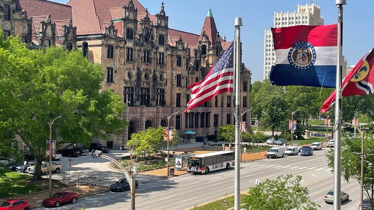 The St. Louis Board of Aldermen met Friday for the first time since two members, including the panel's President and Vice-President, resigned after federal corruption indictments. 