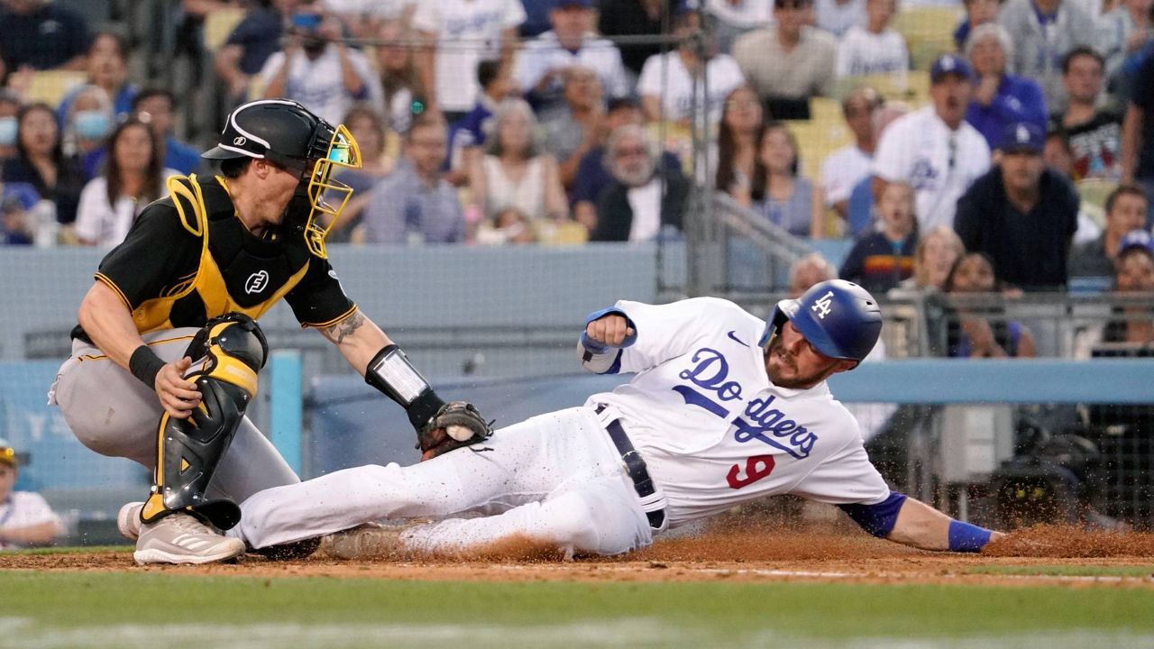 Dodgers swept by Pirates after 84 loss