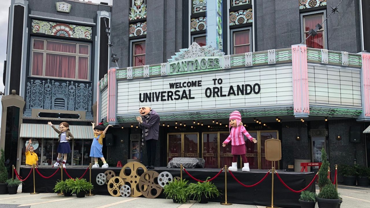 Lawsuit claims boy's leg crushed on 'E.T.' ride at Universal Orlando