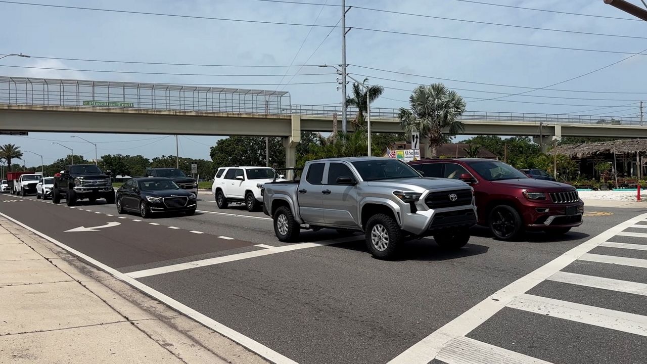Traffic backups on Pasadena Avenue are common from 1st Avenue South to Central Avenue. (Spectrum News/Tim Wronka)