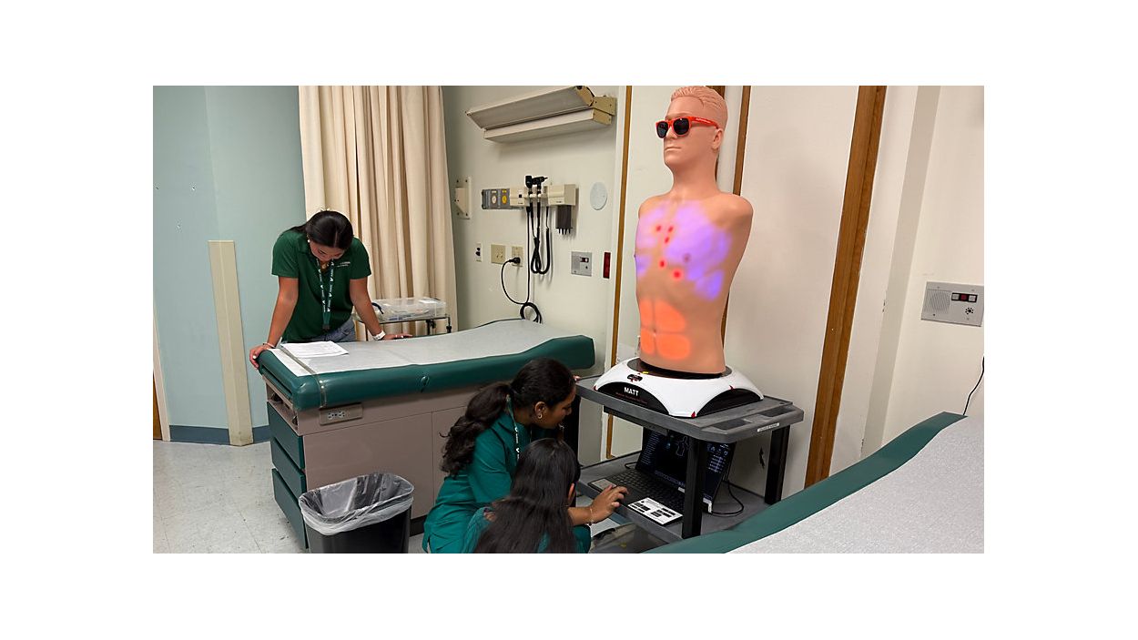 Nusring students get hands-on experience at USF
