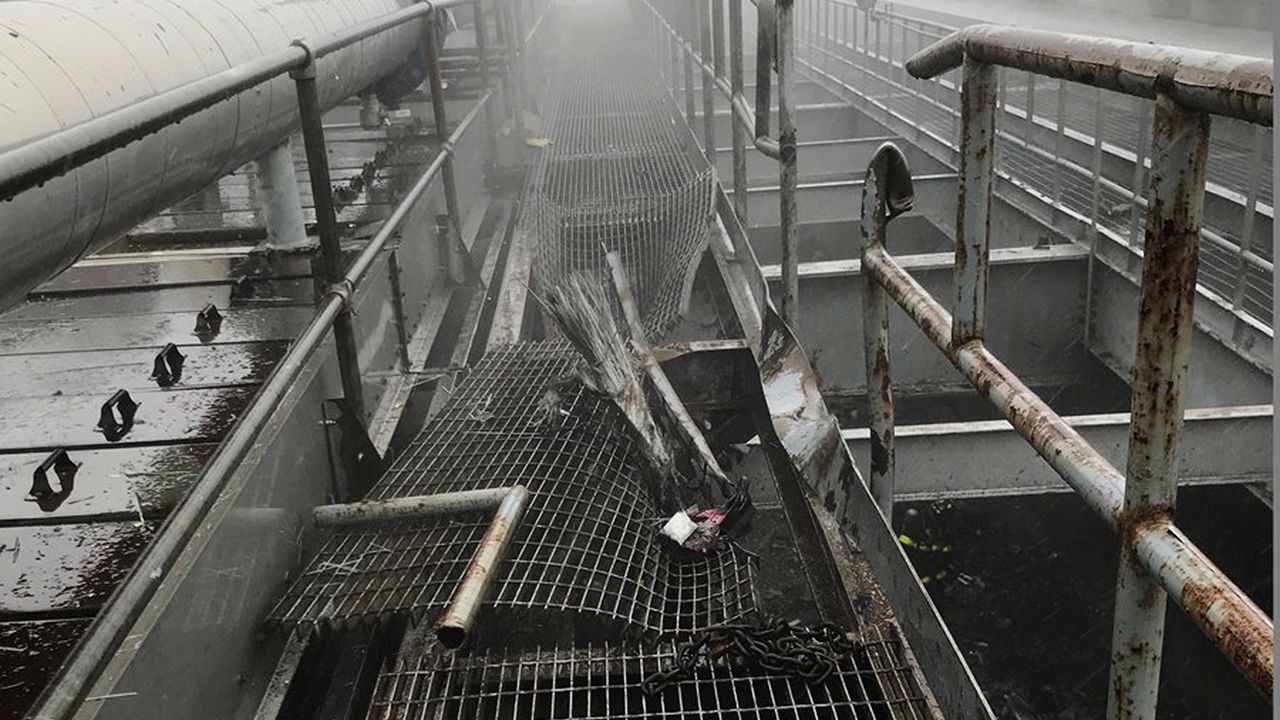 Pilot in NYC Chopper Crash Wasn't Certified for Bad Weather(04)