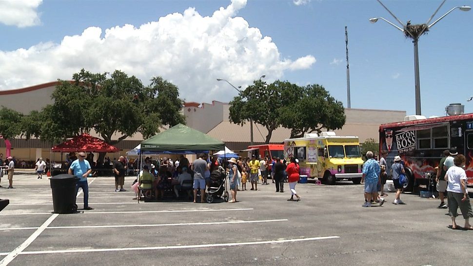 On Saturday, hundreds came together for a food truck rally with the hopes of attracting new businesses to the Skyway Shopping Plaza. (Katie Jones, staff)