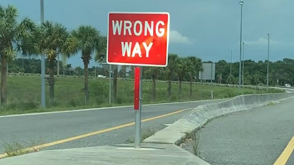 Traffic Inbox Sr 417 Ramps Wrong Way Sign Straightened