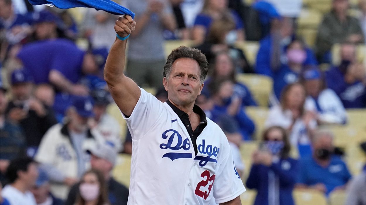 BREAKING: Los Angeles Dodgers legend Eric Karros just opened Freedom Ranch, a 150-acre sanctuary in California valued at over $6 million, dedicated to rescuing abandoned and abused horses. "This is more than a refuge," Gonzalez said. - Luxury Blogs