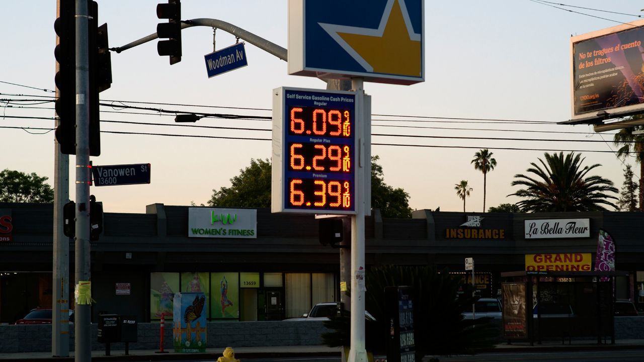 Average LA County gas price rises to 15th consecutive record