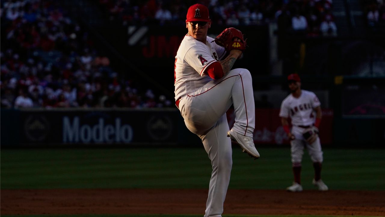 Diaz doesn't make it out of 2nd as Angels fall to Mets
