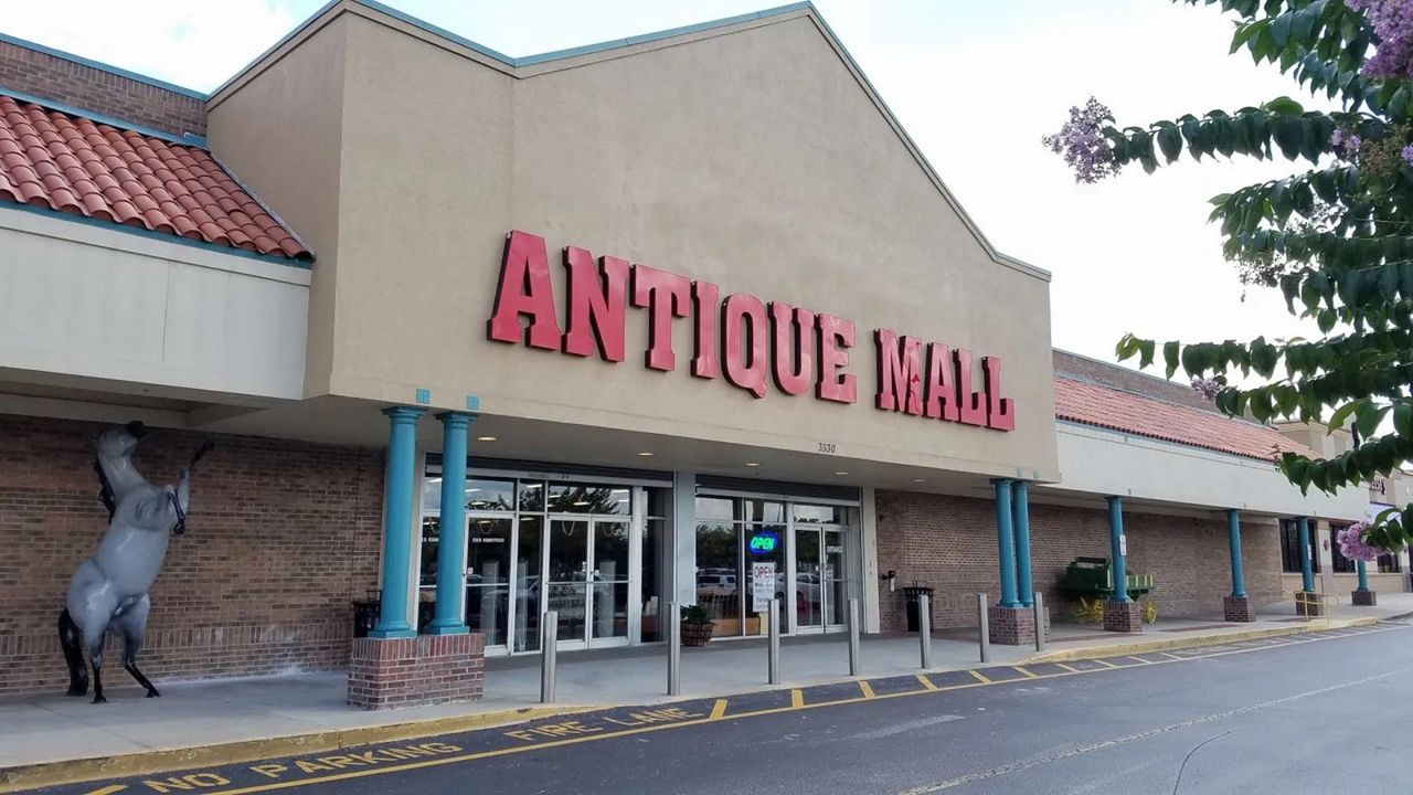 Antique Store - Hidden Treasures Mall & Antiques