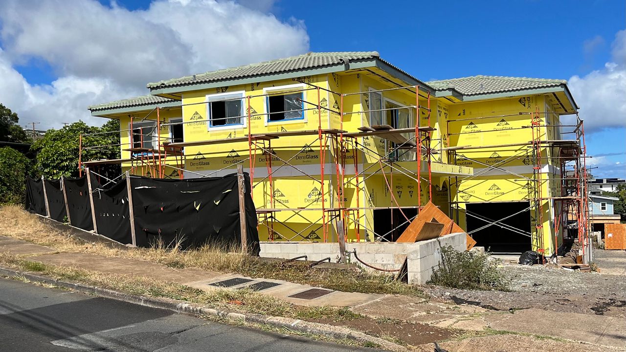 The Department of Planning and Permitting ordered construction to be halted on this Sierra Drive property. (Spectrum News/Michael Tsai)