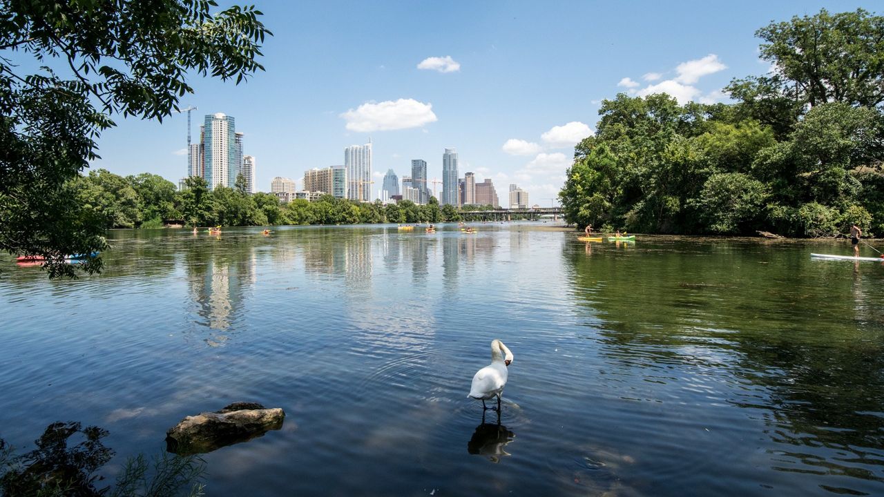 Photo of Lady Bird Lake (Pixabay)