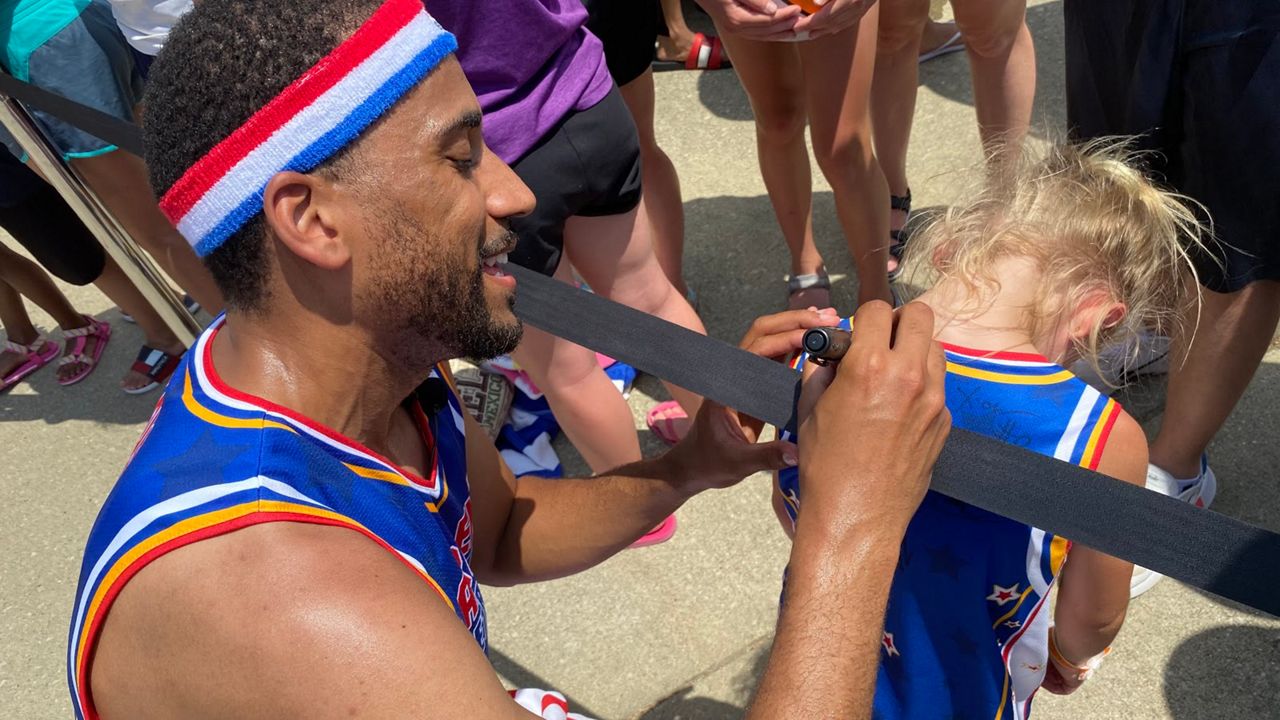 Hooping it up with the Harlem Globetrotters