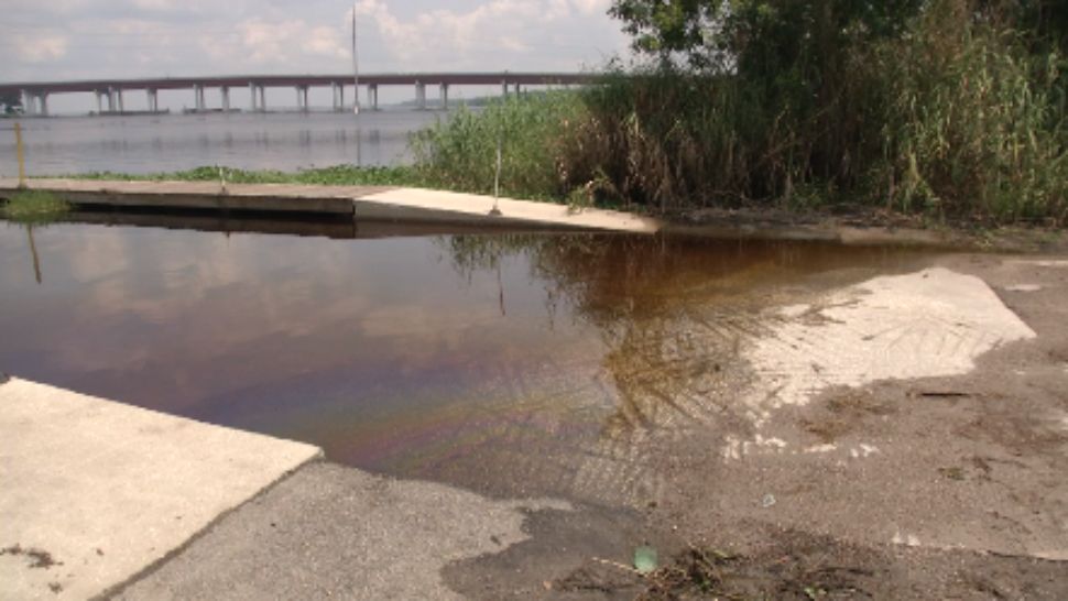 Residents believe water is rising faster than usual at the St. Johns River. (Jeff Allen, Spectrum News 13)