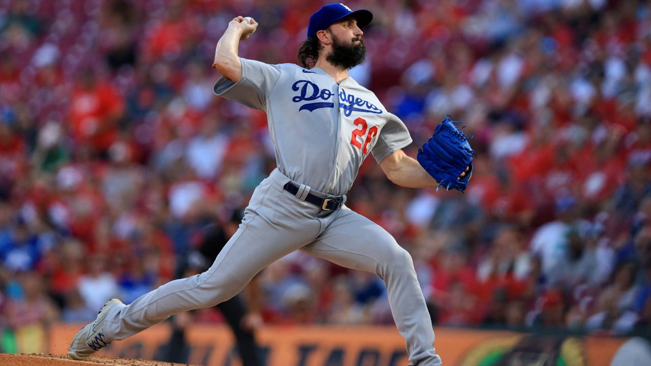 Gonsolin wins 9th, Freeman drives in 5 as Dodgers down Reds