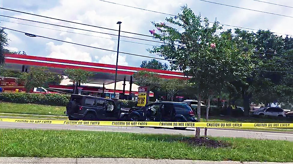 People in two vehicles exchanged gunfire on Alafaya Trail, north of Colonial Drive, on Thursday afternoon, and at least 1 person was hospitalized, according to UCF Police. (Vincent Earley, staff)