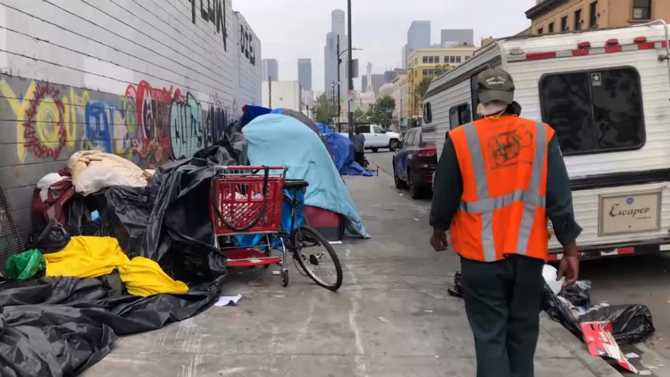 Trash Or Personal Property Skid Row Struggles With Cleanup