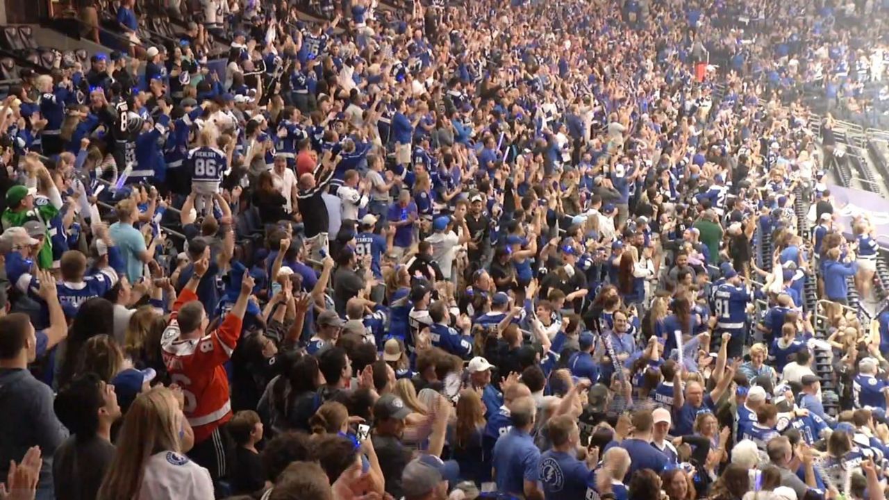 Lightning fans celebrate Game 3 victory together