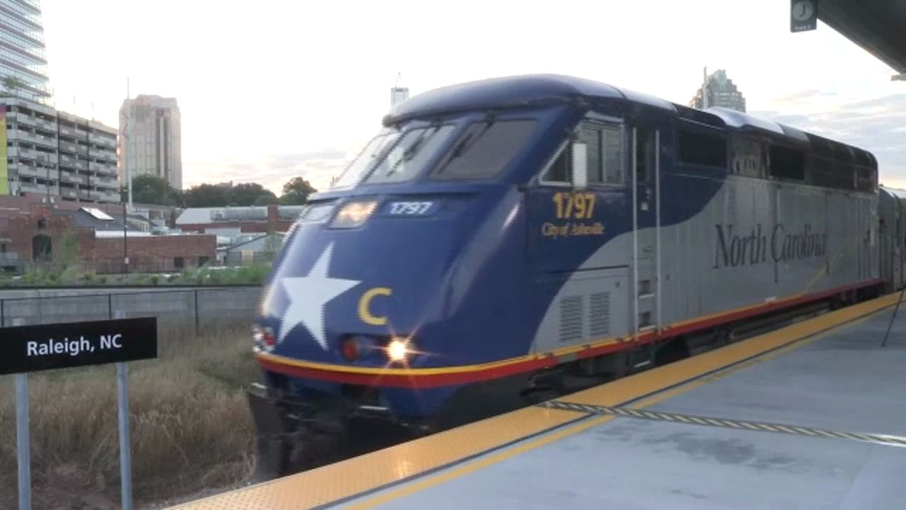 image of amtrak