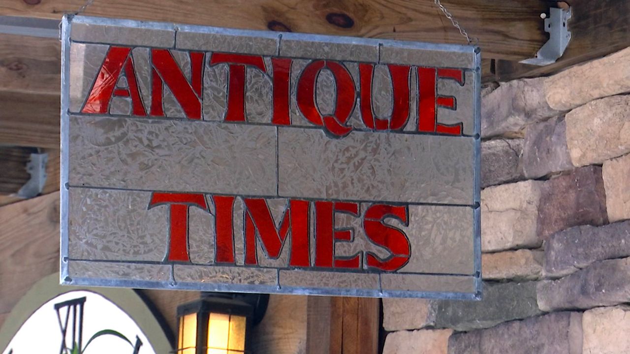 Florida on a Tankful: Renninger's Antique Center