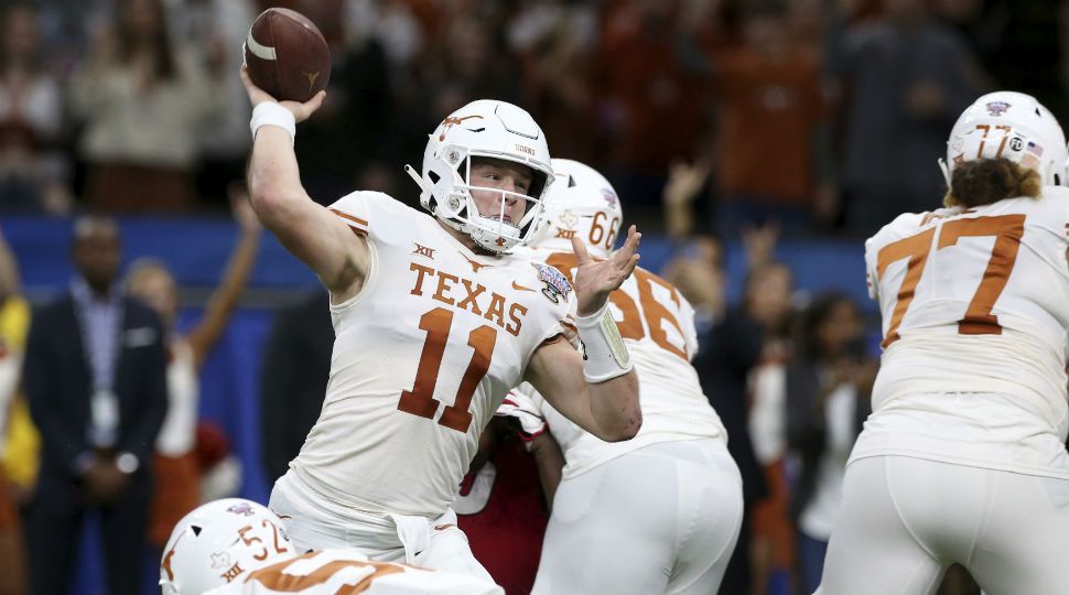 Texas quarterback Sam Ehlinger (11) throws a pass during the first half of the Sugar Bowl NCAA college football game against Georgia in New Orleans, January 1, 2019. (AP Image)