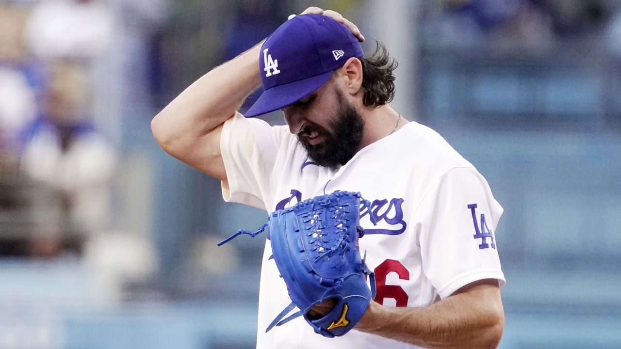 Dodgers' bats shut down after first, lose to Giants 7-2