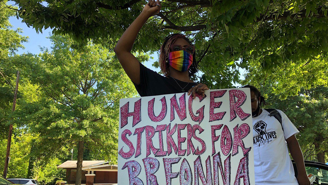 a-hunger-strike-starts-on-day-54-of-louisville-protests