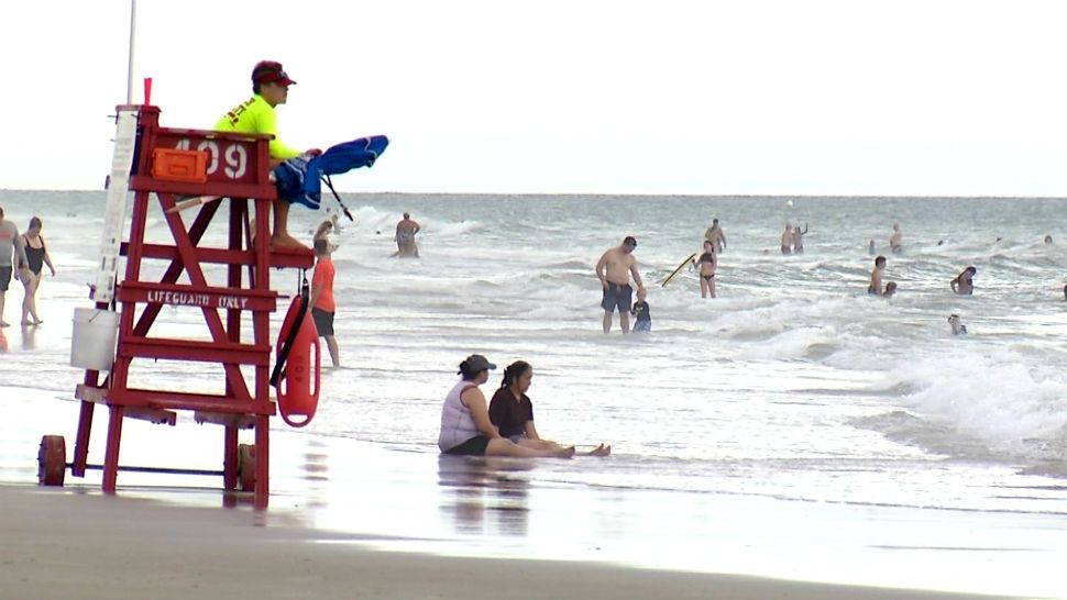 Volusia Beach Safety Urges 30 30 Rule For Lightning