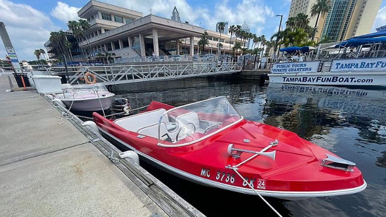 cruise-around-tampa-bay-in-riverwalk-s-classic-car-boats