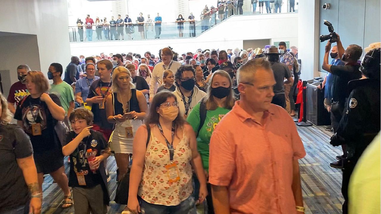 GalaxyCon Raleigh draws thousands on first day