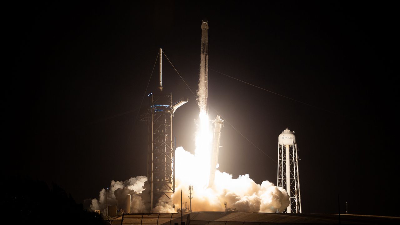 Despite Friday scrub, NASA and SpaceX launches Crew-7 to ISS thumbnail