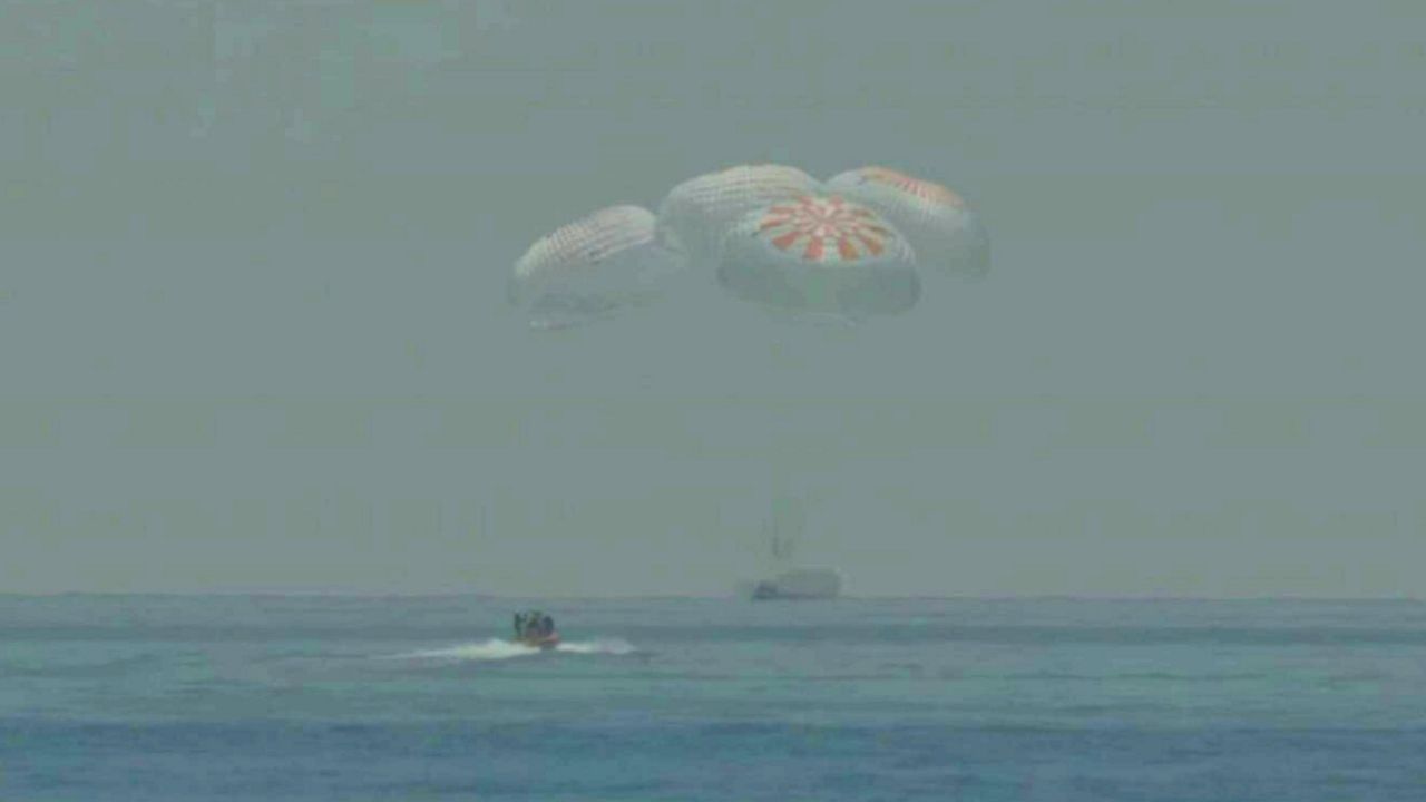Spacex Capsule Astronauts Back Home After Gulf Splashdown
