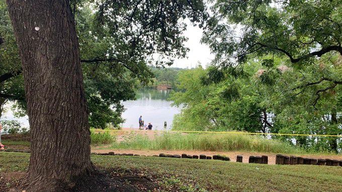 Photo of the scene where a body was found in Lady Bird Lake on August 4, 2019 (Spectrum News)