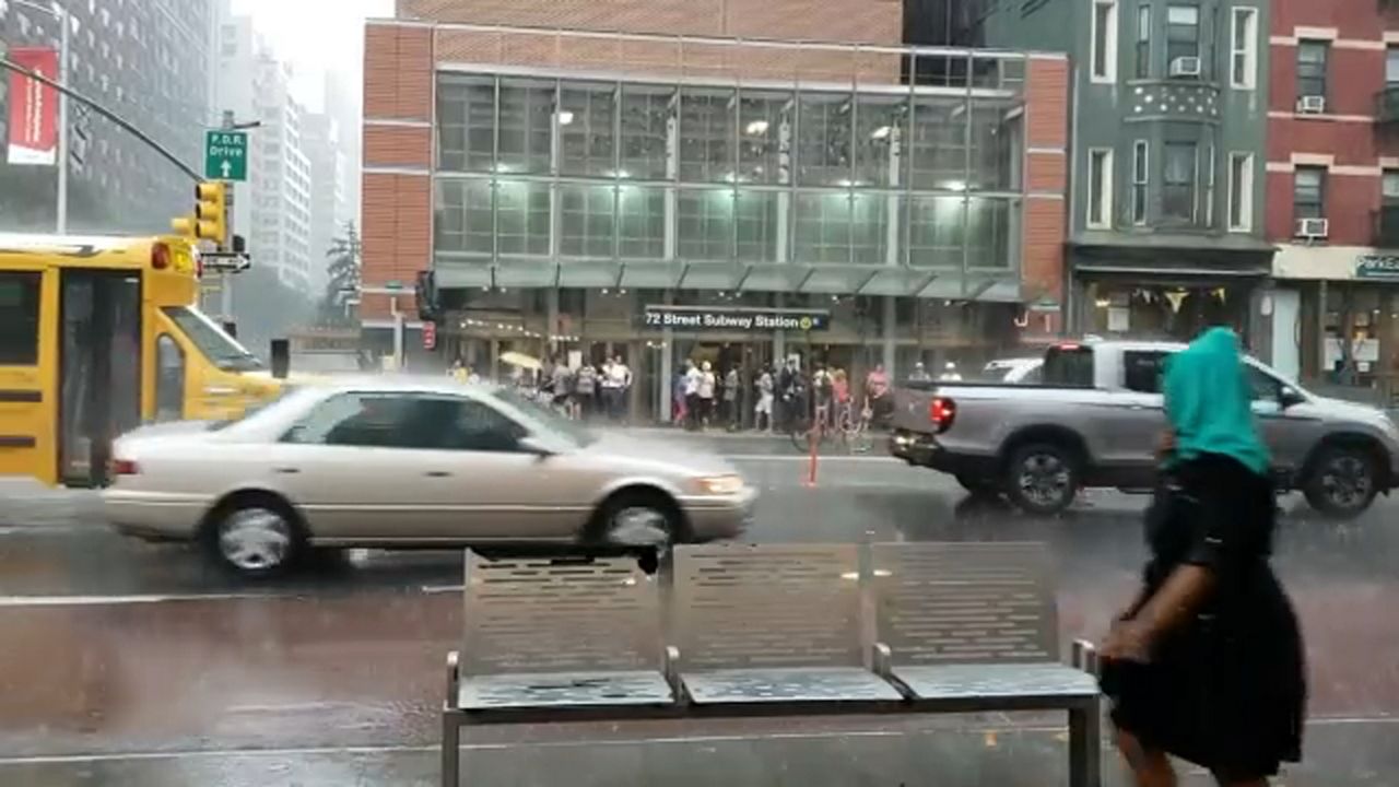 Storms bring heavy rain in NYC during evening rush