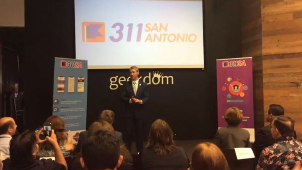 San Antonio Mayor Ron Nirenberg talks to a crowd at the 311SA launch party. (Image: City of San Antonio)