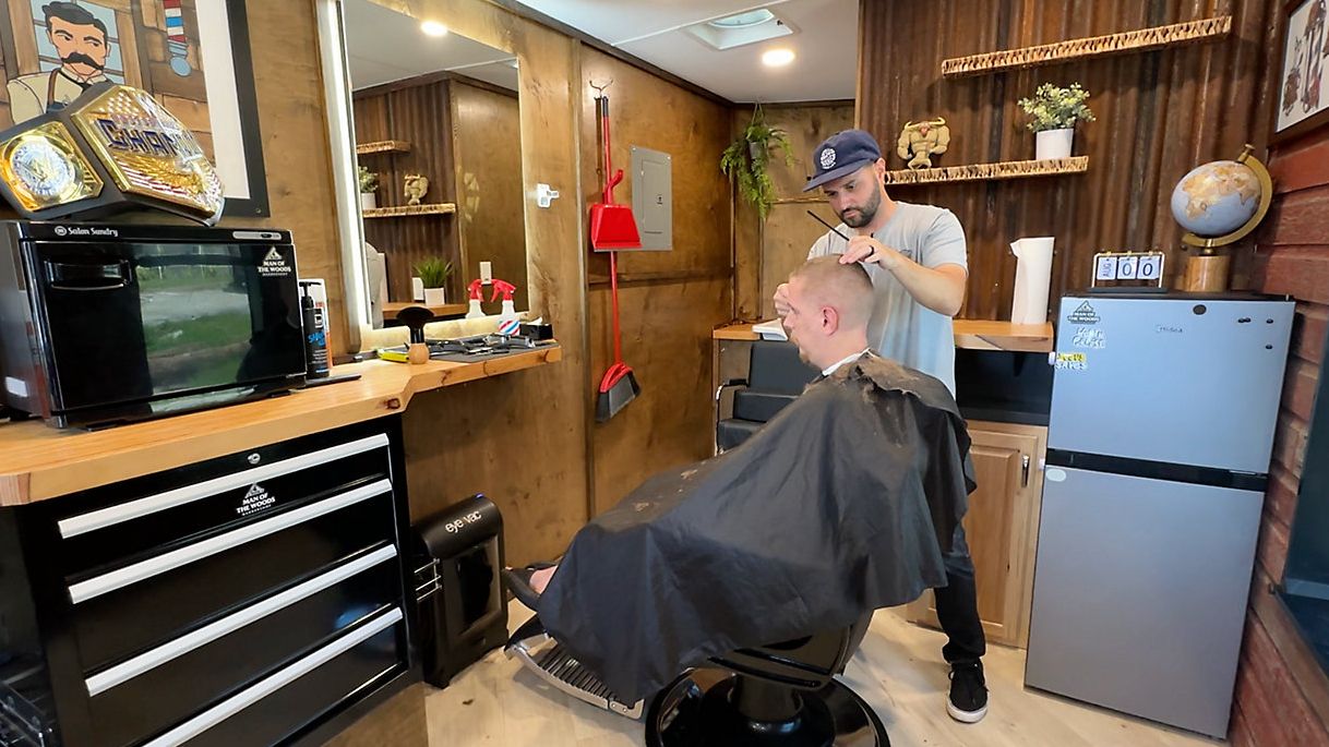 Popular Polk County YouTuber opens mobile barbershop for free haircuts