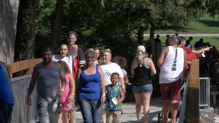 Thousands of Union Members Celebrate Labor Day at the Zoo