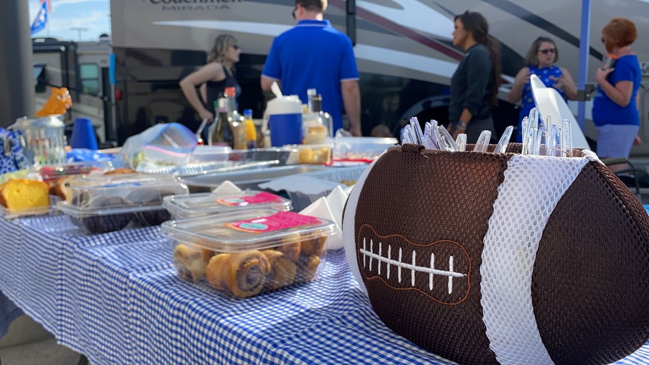 UK Football returns, bringing thousands to Kroger Field