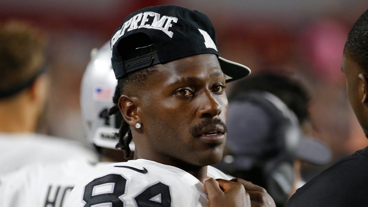 Antonio Brown during an an NFL preseason football game against the Arizona Cardinals, Thursday, Aug. 15, 2019, in Glendale, Ariz. (AP Photo/Rick Scuteri)