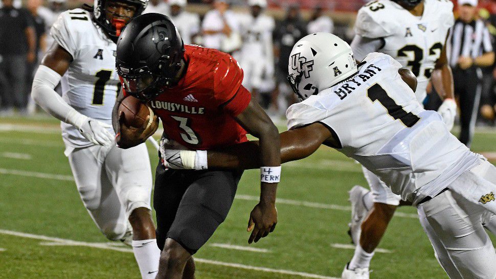 Louisville Cardinals beat UCF Knights in college football game