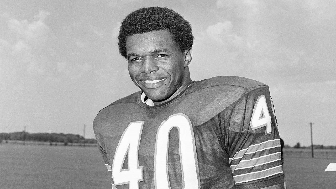 Today, Bears' Gale Sayers likely would have come back from knee