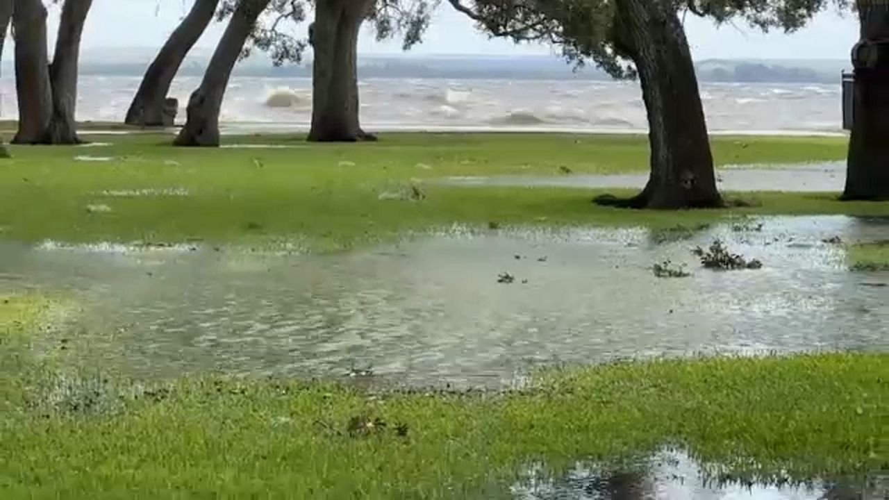 In South Tampa, docks getting hammered, street flooding