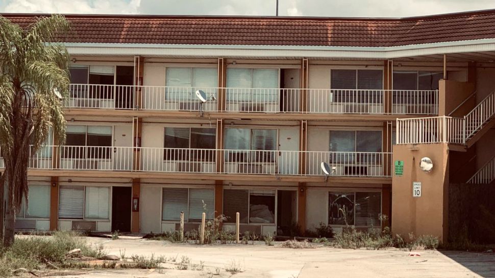 In August, Democratic state Rep. Carlos Guillermo Smith tweeted this picture of an abandoned motel on West Landstreet Road in Orlando that was the location of a site that federal officials were eyeing as a possible location for a permanent shelter for unaccompanied migrant children. (@CarlosGSmith on Twitter)