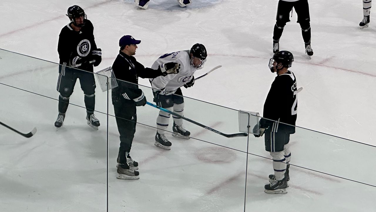 holy-cross-men-s-hockey-team-preparing-to-face-air-force